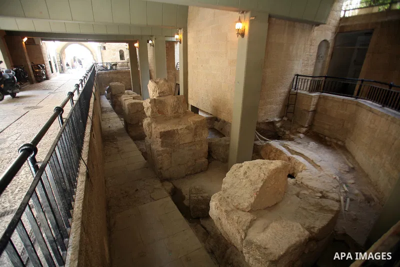 Some remaining effects since 1967 in the Jewish Quarter in the Old City in East Jerusalem. April 14 2011.Photo by Sliman Khader