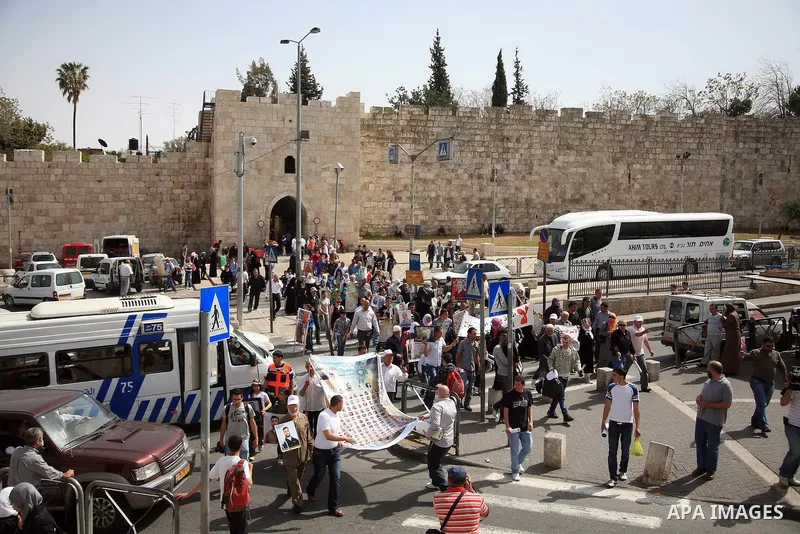March from the Damascus Gate in East Jerusalem to the Red Cross headquarters where the Palestinian Legislative Council sitters since 290 days, demanding the release of prisoners from Israeli jails. April 16 2011. Sliman...