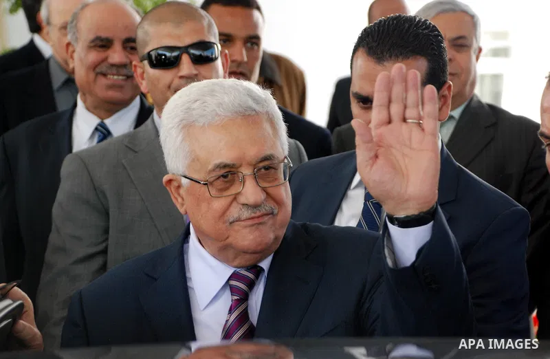 Palestinian President Mahmoud Abbas arrives to Tunisia on April 18,2011. Photo by Mohammed Al Rawas