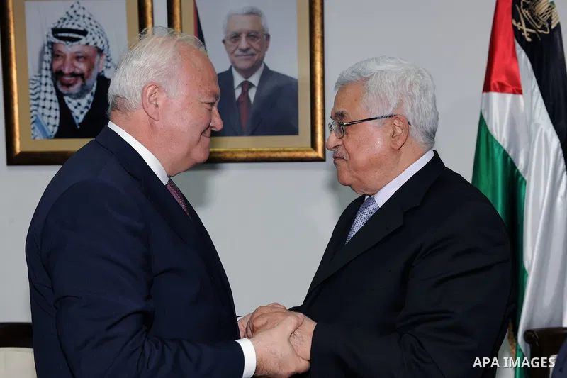 Palestinian President Mahmoud Abbas (Abu Mazen) during his meeting with the Spanish Foreign Minister, Miguel Moratinos in the West Bank city of Ramallah on April 29, 2011. Photo by Thaer Ganaim