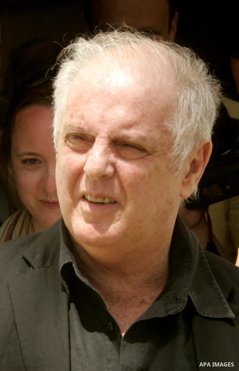 Israeli conductor Daniel Barenboim arrives to the Gaza Strip at the Rafah border terminal between Egypt and the Palestinian coastal strip on May 03, 2011 before his "peace concert" which marks the first time that Barenbo...