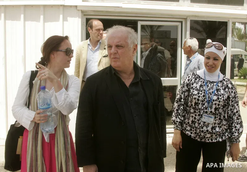 Israeli conductor Daniel Barenboim arrives to the Gaza Strip at the Rafah border terminal between Egypt and the Palestinian coastal strip on May 03, 2011 before his "peace concert" which marks the first time that Barenbo...