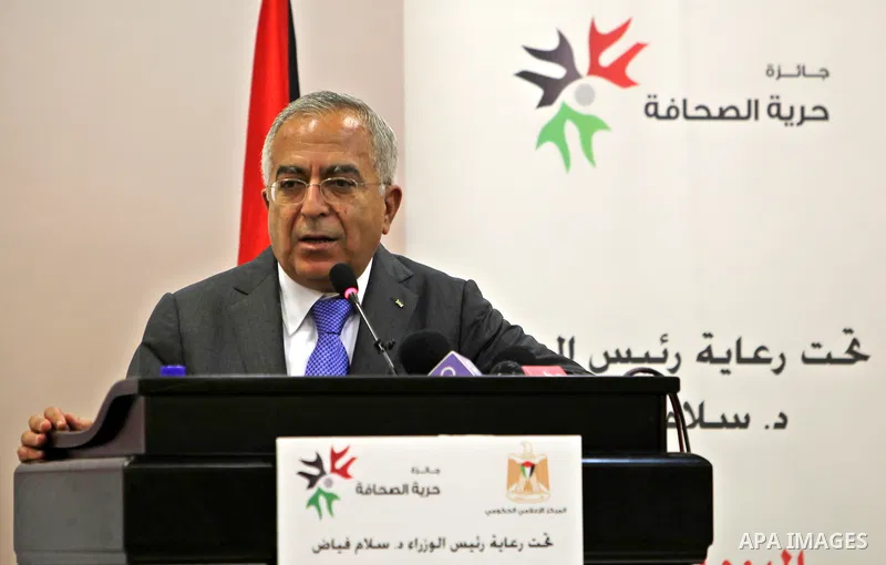 Palestinian Prime Minister, Salam Fayyad distributes press freedom prizes during a ceremony in the West Bank city of Ramallah on May 3, 2011. Photo by Mustafa Abu Dayeh