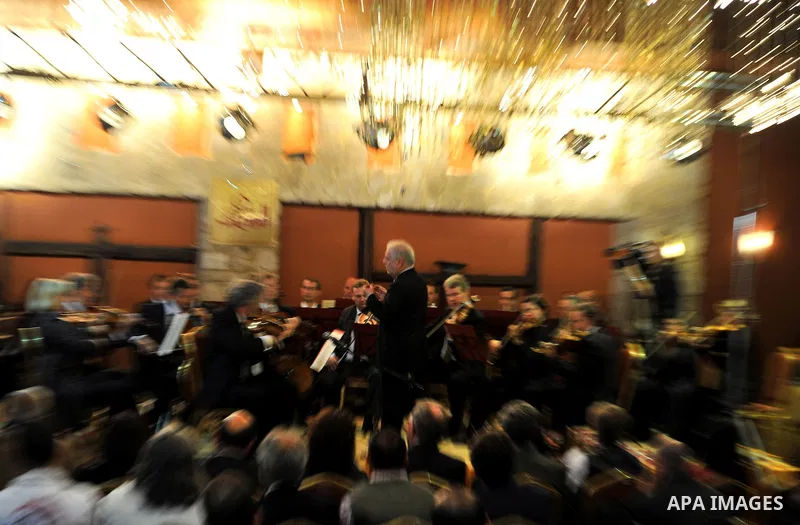 Israeli Maestro Daniel Barenboim, UN Messenger of Peace, conducts the Orchestra for Gaza, a mixed orchestra of European musicians, during concert at the Al Mathaf Cultural House in Gaza City, Tuesday, May, 3, 2011. Baren...