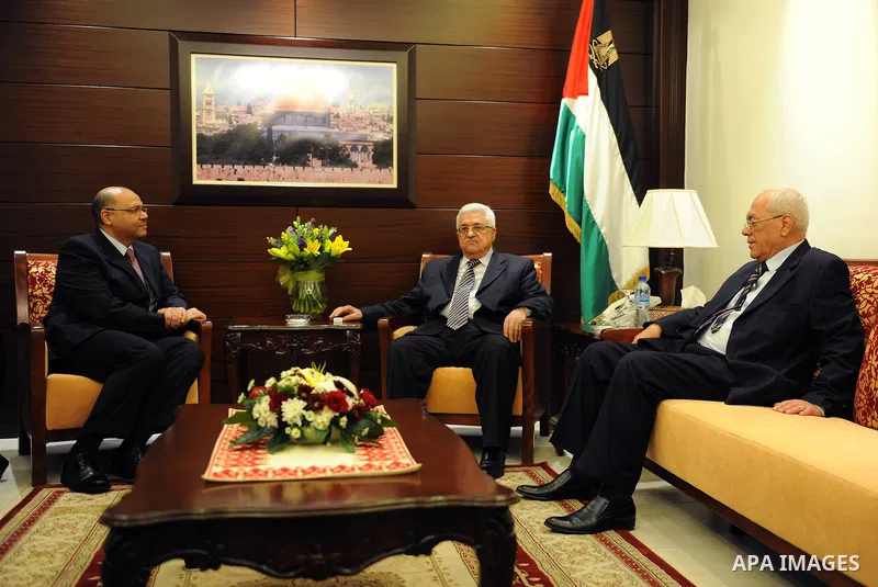 Palestinian President Mahmoud Abbas (Abu Mazen) discusses the latest developments in the arena of reconciliation between Fatah and Hamas during the meeting with the Egyptian ambassador in the West Bank city of Ramallah o...