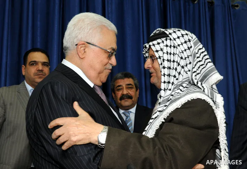 Palestinian President Mahmoud Abbas (Abu Mazen) meets with the participants of the fourth Palestinian Educational Cultural Forum in the West Bank city of Ramallah on May 14, 2011. Photo by Thaer Ganaim