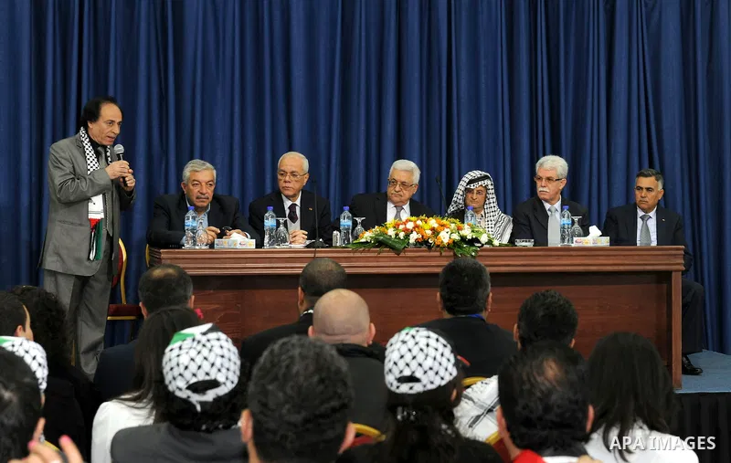 Palestinian President Mahmoud Abbas (Abu Mazen) meets with the participants of the fourth Palestinian Educational Cultural Forum in the West Bank city of Ramallah on May 14, 2011. Photo by Thaer Ganaim