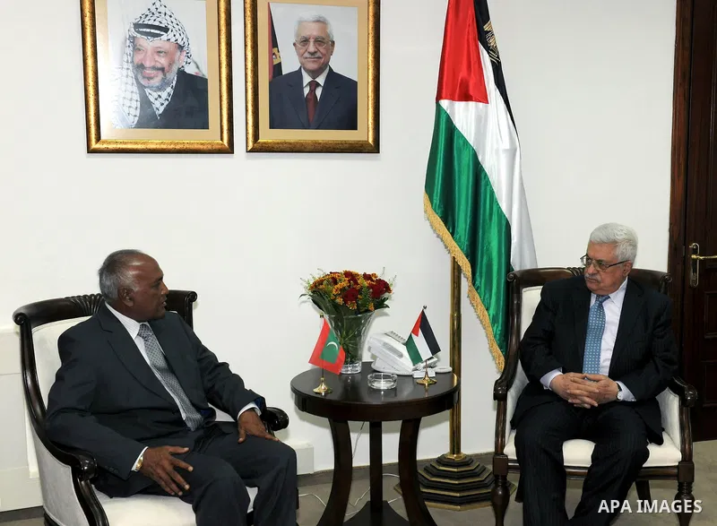 Paletinian President Mahmoud Abbas (Abu Mazen) during the meeting with Foreign Affairs of the Republic of Maldives, Ahmed Naseem in the west bank city of Ramallah on May 17, 2011. Photo by Mohammed Atiq