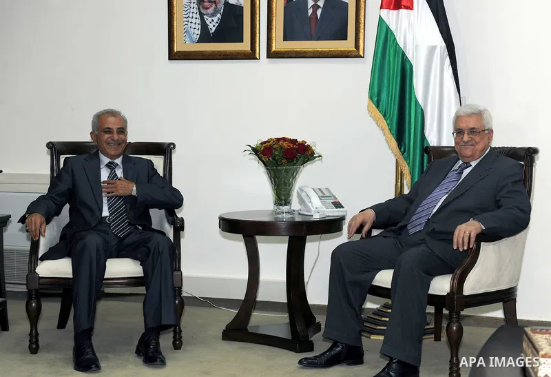 Palestinian President Mahmoud Abbas (Abu Mazen) during a meeting with the Justice Chief, Fareed Jallad in the West Bank city of Ramallah on May 18, 2011. Photo by Thaer Ganaim