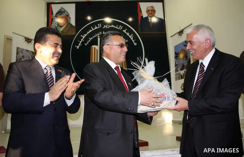 Palestinian Hebron governor, Kamel Hamed honors journalists in occasion of Journalist Day at the Governorate of Hebron in the West Bank city of Hebron,on May18, 2011. Photo by Najeh Hashlamoun .