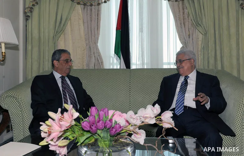 Palestinian President Mahmoud Abbas (Abu Mazen) during a meeting with Secretary General of the League of Arab States Amr Moussa in Doha, Qatar on May 28, 2011. Photo by Thaer Ganaim