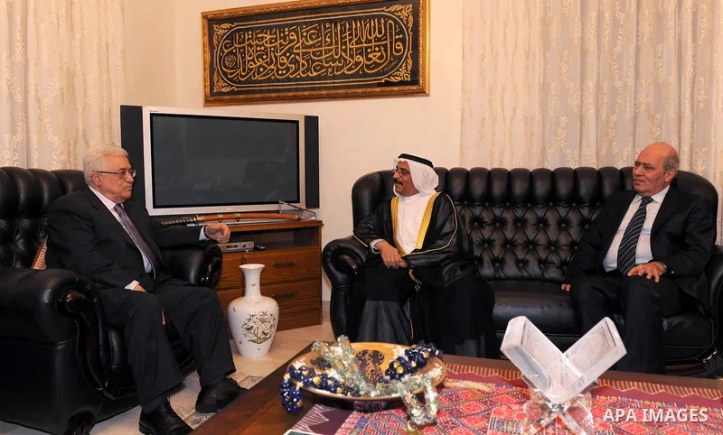 Palestinian President Mahmoud Abbas (Abu Mazen) during a meeting with the Ambassador of United Arab Emirates in the Jordanian capital of Amman on June 4, 2011. Photo by Thaer Ganaim