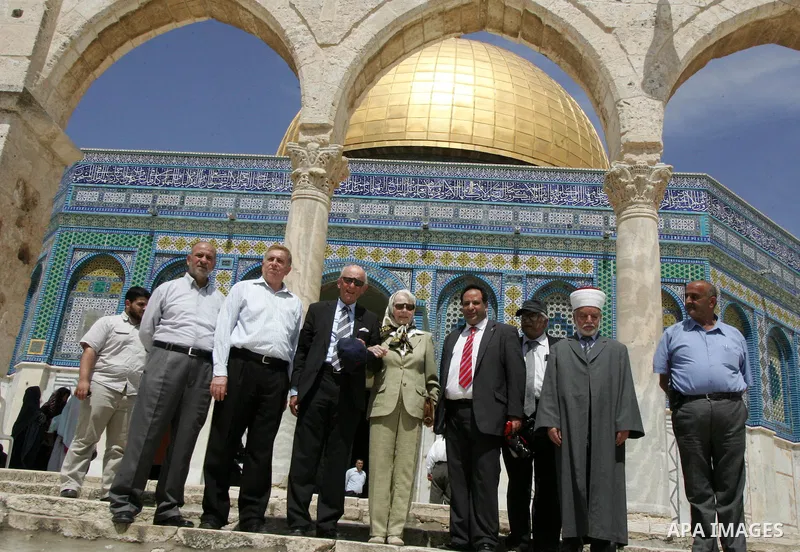 Palestinian Grand Mufti, Mohammed Hussein with the former Prime Minister of Norway and his wife tour inside Al-Aqsa mosque compound during their visit to Jerusalem's old city on June 9,2011. Photo by Mahfouz Abu Turk