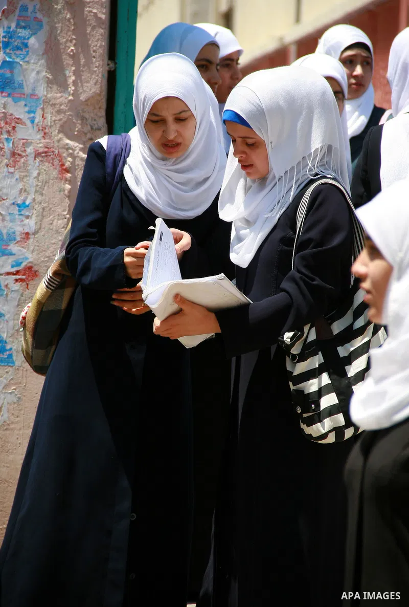 Palestinian students make revision before they sit for their final high school exams, known as "Tawjihi" in Gaza city on Jun 15,2011. Photo by Taleb Bashar