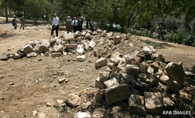 Palestinians and Israeli Arab kenaset members take a part in a protest to the Israeli violations of the Islamic sanctities in Jerusalem on June 27, 2011. where washed away and destroyed yesterday about 100 grave in "Maam...