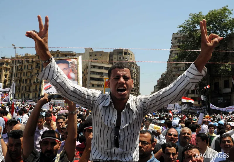 Protesters gather in Tahrir square in Cairo July 8, 2011. Thousands of Egyptians gathered in Cairo's Tahrir Square on Friday to demand faster reforms and the swifter prosecution of former officials from Hosni Mubarak's t...