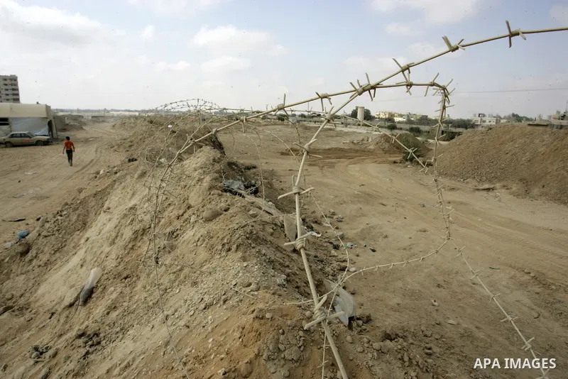Palestinian Hamas security forces put barbed wire at the Egyptian border with the Gaza Strip in the city of Rafah, southern Gaza Strip on July 10, 2011. Where the Palestinian Hamas security forces intensified security me...