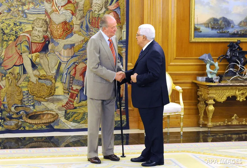Palestinian President Mahmoud Abbas (Abu Mazen) meets with Spain's King Juan Carlos at Zarzuela Palace in Madrid July 19, 2011. Photo by Thaer Ganaim