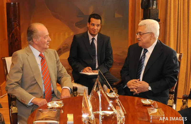 Palestinian President Mahmoud Abbas (Abu Mazen) meets with Spain's King Juan Carlos at Zarzuela Palace in Madrid July 19, 2011. Photo by Thaer Ganaim