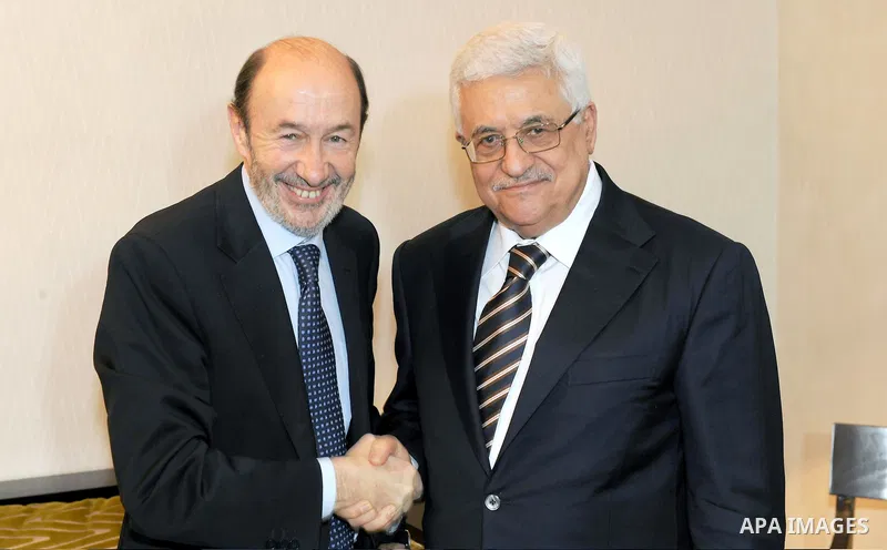 Palestinian President Mahmoud Abbas (Abu Mazen) shakes hands with the Spanish Socialist Party candidate for the 2012 election, Alfredo Perez Rubalcaba during a meeting in Madrid on July 19, 2011 Photo by Thaer Ganaim