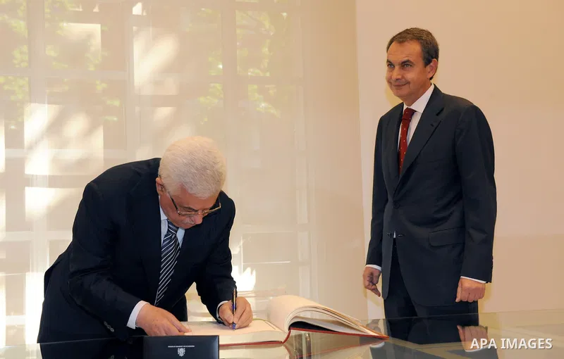 Palestinian President Mahmoud Abbas meets with Spanish Prime Minister Jose Luis Rodriguez Zapatero at Moncloa palace in Madrid July 20, 2011. Photo by Thaer Ganaim