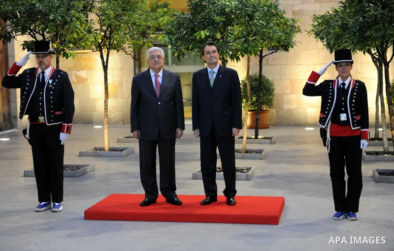 Palestinian President Mahmoud Abbas (Abu Mazen) during the meeting of the Regional Government of Catalonia Arto diamonds, in Barcelona on July 20, 2011. Photo by Thaer Ganaim