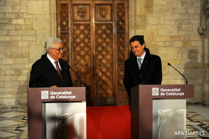 Palestinian President Mahmoud Abbas (Abu Mazen) during the meeting of the Regional Government of Catalonia Arto diamonds, in Barcelona on July 20, 2011. Photo by Thaer Ganaim