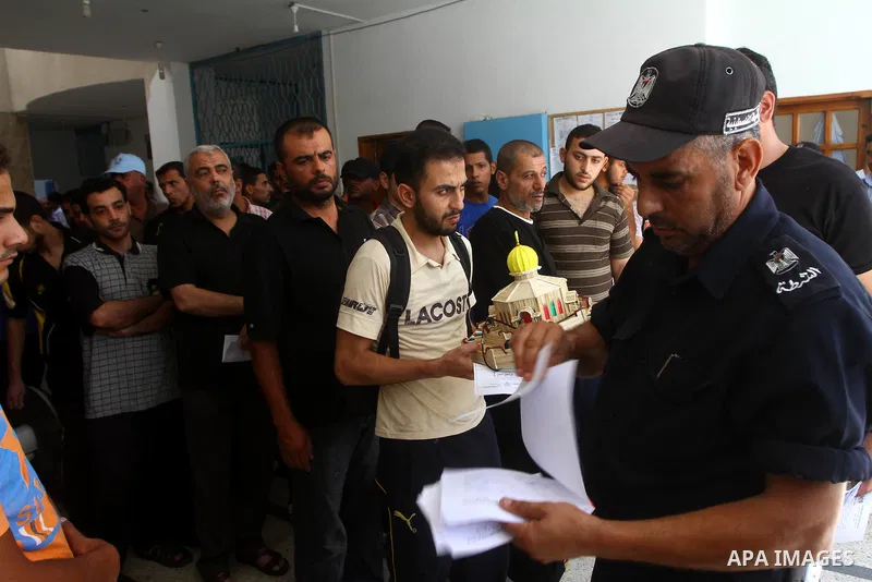 Palestinian prisoners prepare to be freed from a Hamas-run jail in Gaza City on July 25, 2011. Palestinian Hamas police released prisoners because of the approaching holy month of Ramadan. Photo by Ashraf Amra