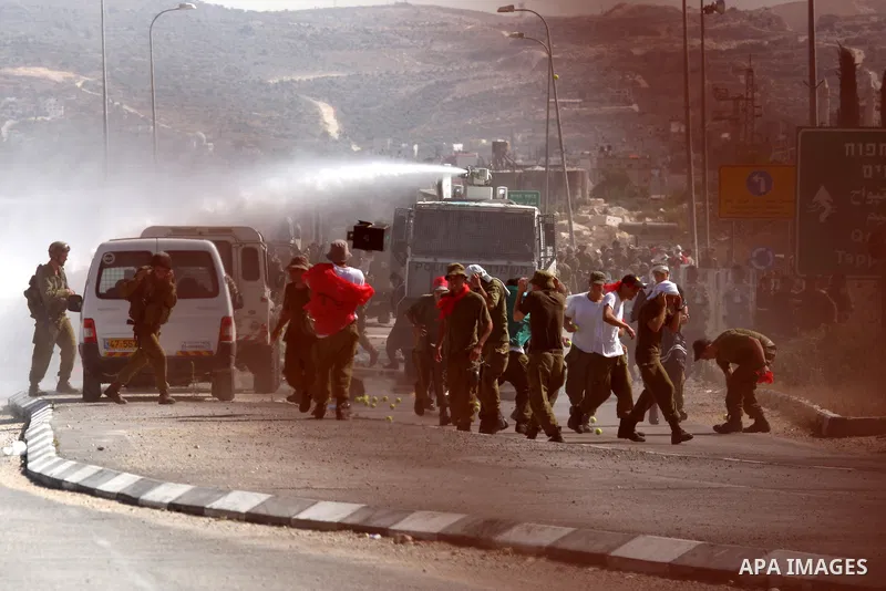 Israeli military forces during a training session at Hawara checkpoint near Nablus in the West Bank on July 26, 2011, where a riot in the Palestinian Authority. Photo by Wagdi Eshtayah