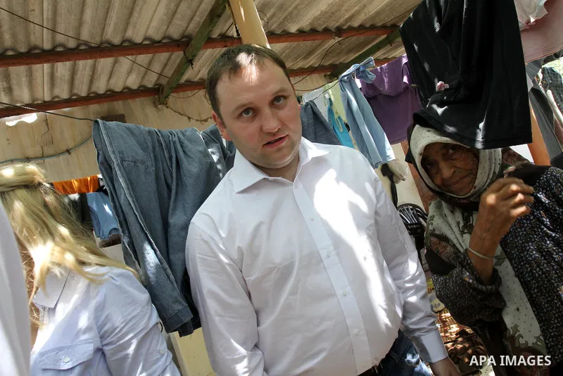 The European Parliamentary delegation visit the refugee camps to consider their living conditions in the central of Gaza Strip on July 26, 2011. Photo by Mohammed Asad
