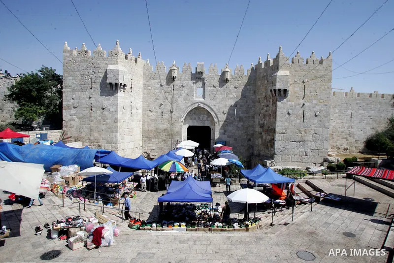 Palestinians perform prayers inside al Aqsa mosque in the old city of Jerusalem on Aug 4, 2011. Muslims around the world abstain from eating, drinking and conducting sexual relations from sunrise to sunset during Ramadan...