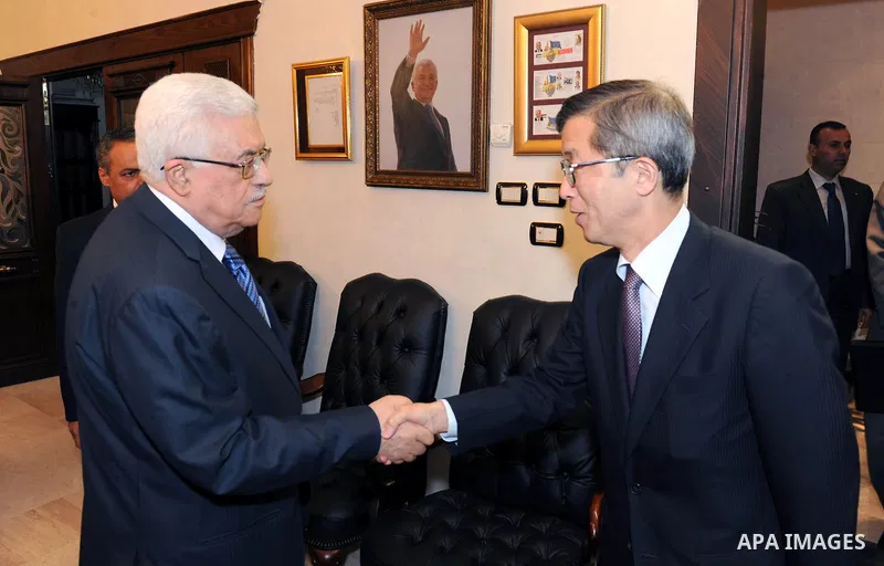 Palestinian President Mahmoud Abbas (Abu Mazen) during a meeting with Japanese envoy to the peace process in the Middle East, in Amman, on Aug. 7, 2011. Photo by Thaer Ganaim