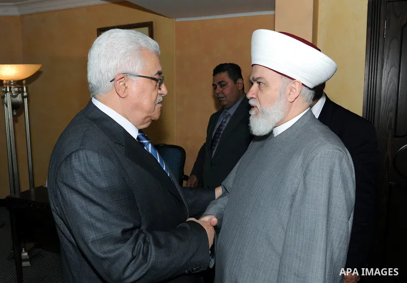 Palestinian President Mahmoud Abbas (Abu Mazen) during a meeting with the Lebanese Mufti Sheikh Mohammed Rashid Qabbani, in Beirut on Aug. 18, 2011. Photo by Thaer Ganaim