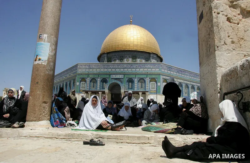 Palestinians gather for prayers at the Al Aqsa Mosque in Jerusalem, on the third Friday of the Muslim holy month of Ramadan, August 19, 2011. Muslims around the world are observing the holy fasting month of Ramadan where...