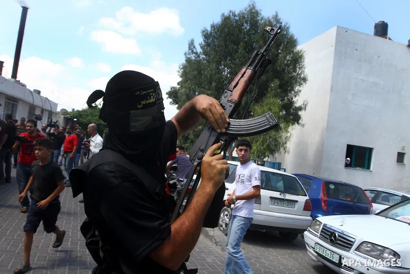 Palestinian militants of Islamic Jihad militant take part in the funeral of Atteya Mqat, in Gaza City on Aug. 25, 201. Mqat was killed early Wednesday in Israeli airstrike in Gaza. Photo by Ashraf Amra