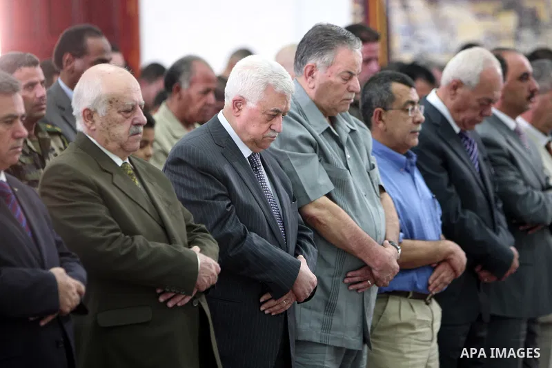 Palestinian President Mahmoud Abbas (Abu Mazen) attends the last Friday pryers of the holy month Ramadan in the West Bank city of Ramallah on August 26, 2011. Photo by Mufeed Abu Hasnah
