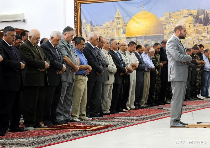 Palestinian President Mahmoud Abbas (Abu Mazen) attends the last Friday pryers of the holy month Ramadan in the West Bank city of Ramallah on August 26, 2011. Photo by Mufeed Abu Hasnah