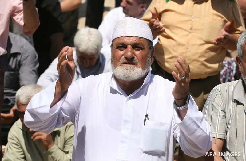 Palestinians gather for prayers at the Al Aqsa Mosque in Jerusalem, on the last Friday of the Muslim holy month of Ramadan, August 26, 2011. Muslims around the world are observing the holy fasting month of Ramadan where...