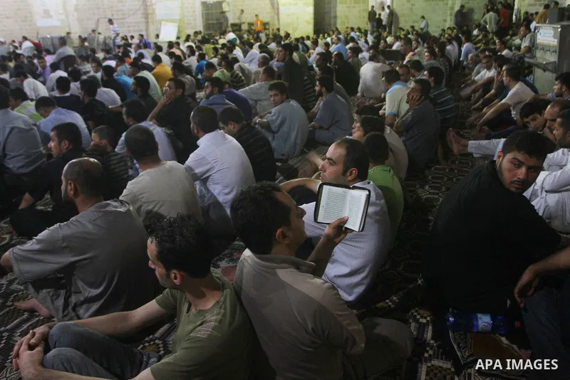 Palestinian Muslim worshippers pray during Laylat Al Qadr prayers on the 27th day of the holy fasting month of Ramadan in main mosque of Al Emari in Gaza City, Friday, Aug. 27, 2011. Laylat Al Qadr, the most important pr...