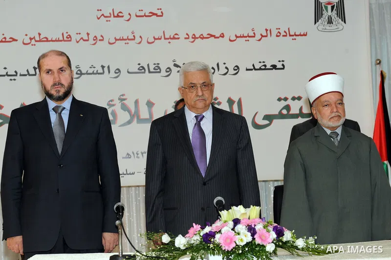 Palestinian President Mahmoud Abbas attends an event to mark Laylat al-Qadr in the West Bank city of Ramallah, August 27, 2011. Photo by Mufeed Abu Hasnah
