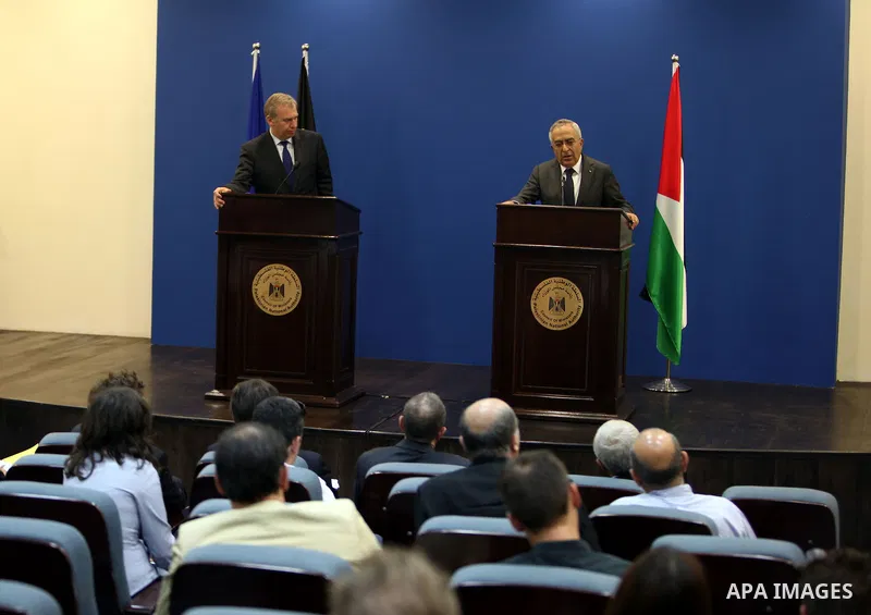 Palestinian Prime Minister Salam Fayyad and his Belgian counterpart, Yves Leterme speak to the media following their meeting in the West Bank town of Ramallah, on 05 September 2011, a day after Palestinian officials insi...