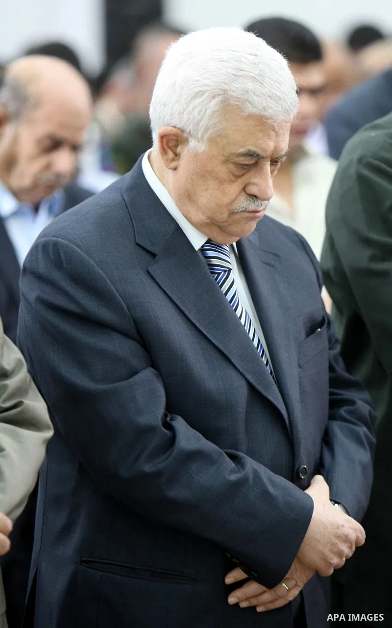 Palestinian President Mahmoud Abbas attends in his Ramallah, West Bank, offices the Friday prayers on 09 September. Abbas had said on 08 September that he will submit an application for Palestinian statehood to the Unite...