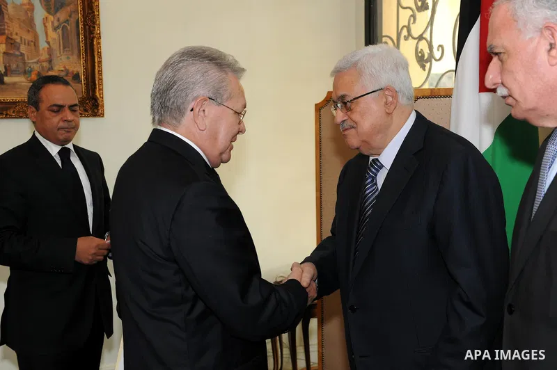 New appointed ambassadors meets with Palestinian Mahmoud Abbas during his three days visit, in Cairo, Egypt on Sep. 14,2011. Abbas, who arrived in Cairo on 12 September, met with Arab League officials as well with EU For...