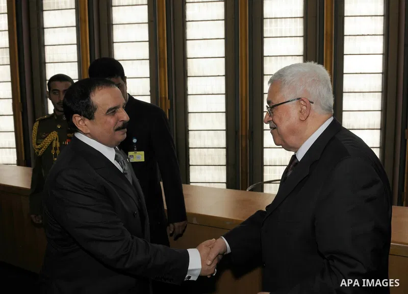 Palestinian President Mahmoud Abbas (Abu Mazen) meets with the King of Bahrain in New York on Sep. 21,2011. Photo by Thaer Ganaim