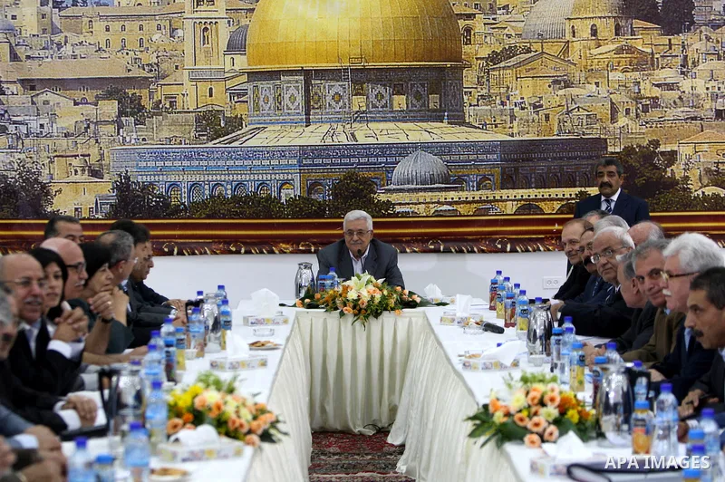 Palestinian President Mahmoud Abbas (Abu Mazen) meets with the Palestinian leadership in the West Bank city of Ramallah on Sept. 30, 2011. Photo by Thaer Ganaim
