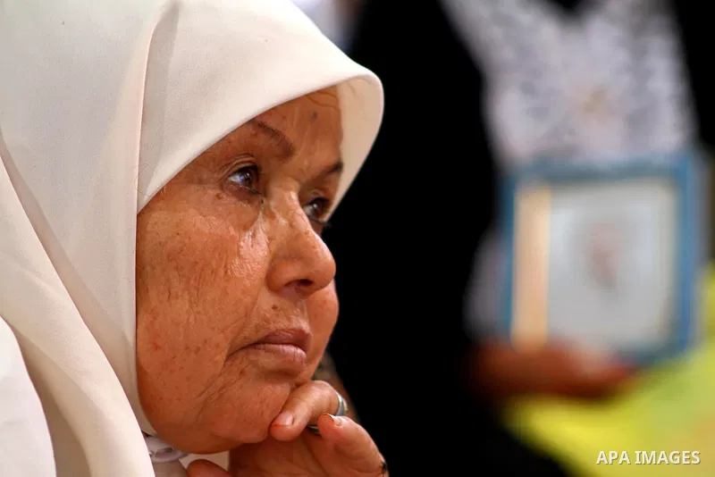 Families of Palestinian prisoners held in Israeli jails protest outside the International Committee of the Red Cross (ICRC) offices in Gaza City on October 2, 2011 in support of prisoners on hunger strike. Photo by Ashra...