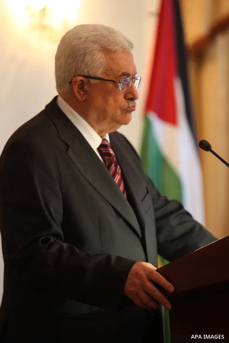 Palestinian President Mahmoud Abbas (Abu Mazen) meets with thae Salvadoran Morcillo Funes in Salvador. OCT.10.2011. Photo by Thaer Ganaim
