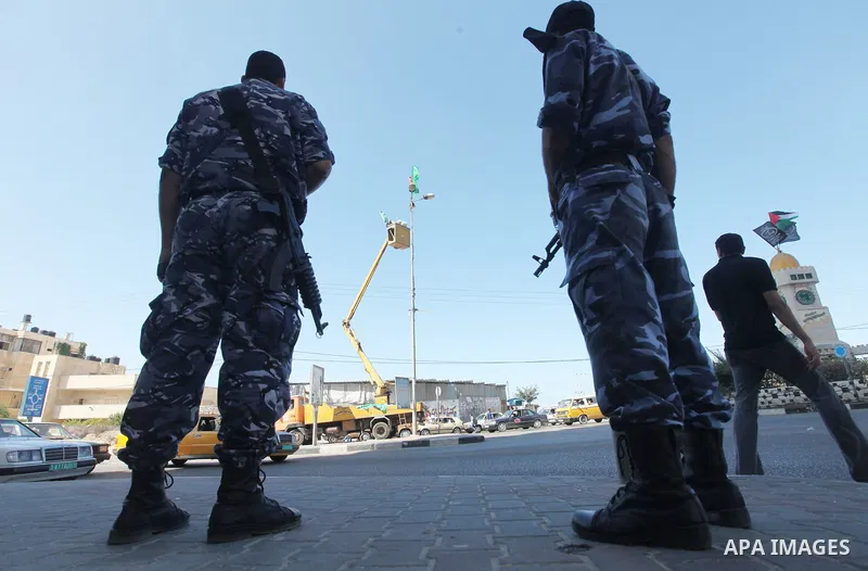 Palestinian members of hamas prepare the court of "Qatiba" for the celebrations in preparation for a prisoner swap between Hamas and Israel, in Gaza City October 16, 2011. Israel on Sunday made public the names of hundre...