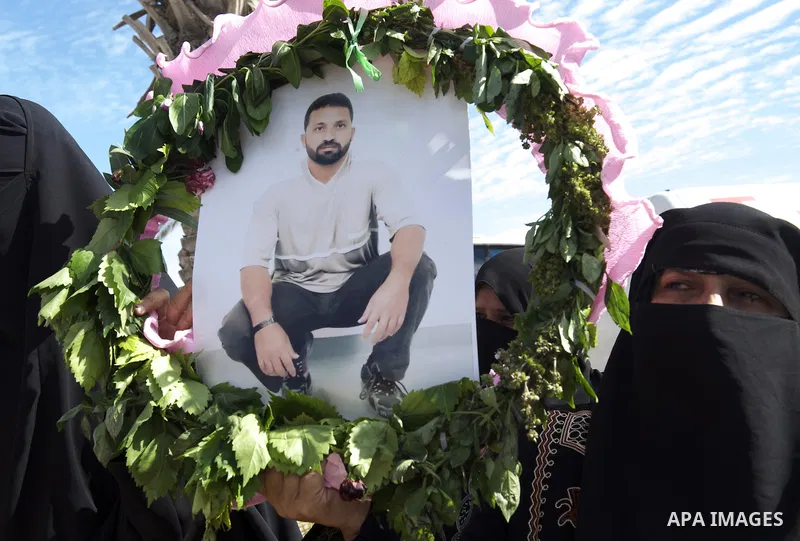 Palestinians celebrate the release of prisoners in Gaza Strip, Tuesday, Oct. 18, 2011. Hamas agreed to release Israeli soldier Galit Schalit in exchange for 1,027 Palestinian prisoners, many of them serving life sentence...