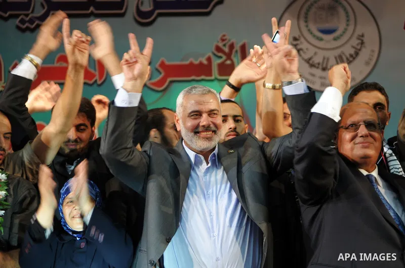Palestinian Prime Minister in Gaza Strip, Ismail Haniyeh honors freedom prisoners at the Islamic University in Gaza City on Oct. 23, 2011. Photo by Ahmed Shaat